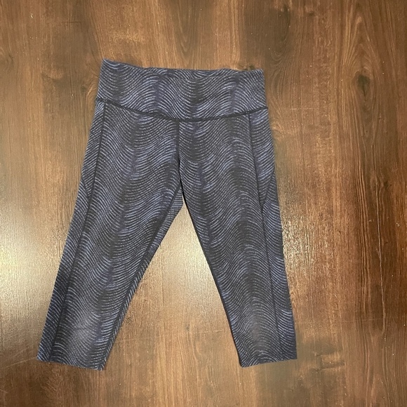 Tuff Athletics Capri Leggings - Picture 2 of 9